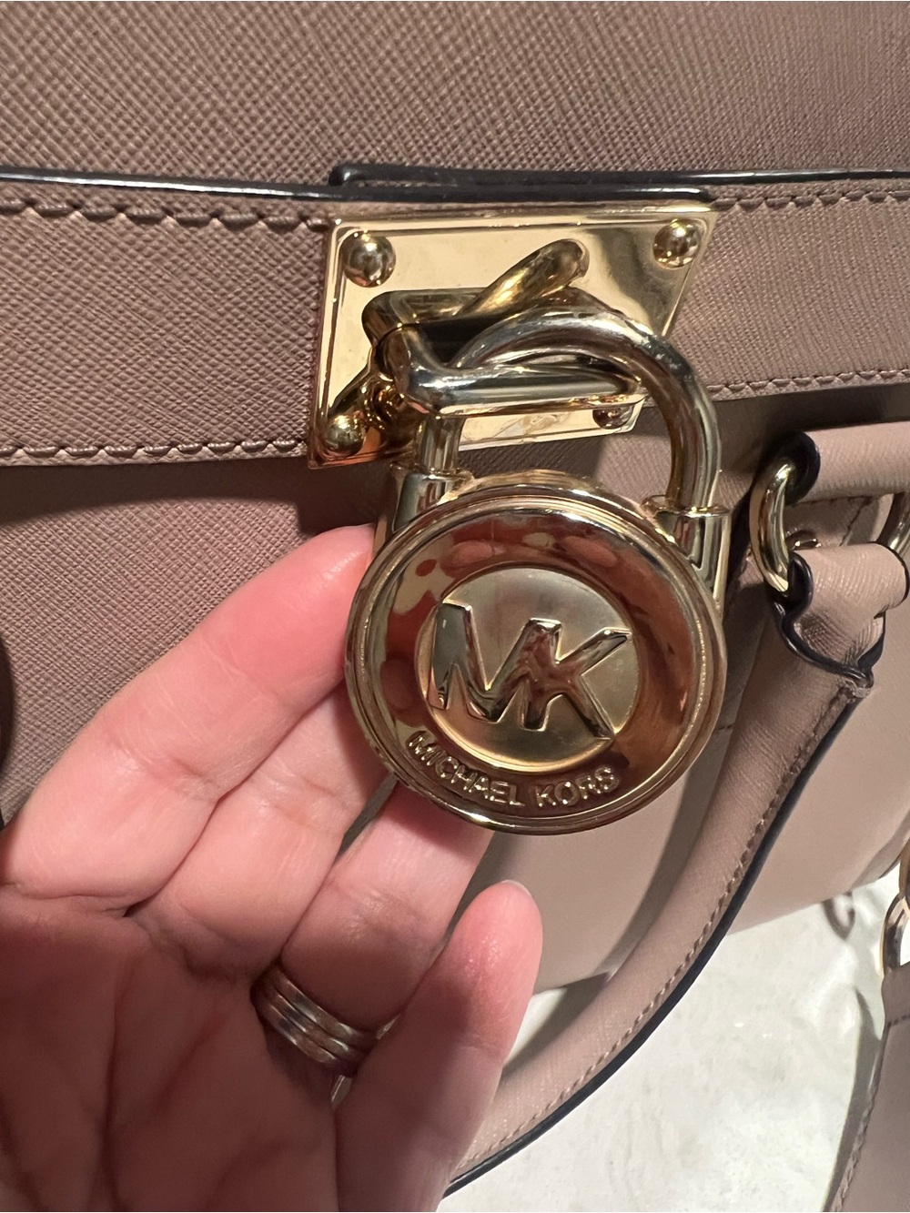 MK Purse - Picture 3 of 9
